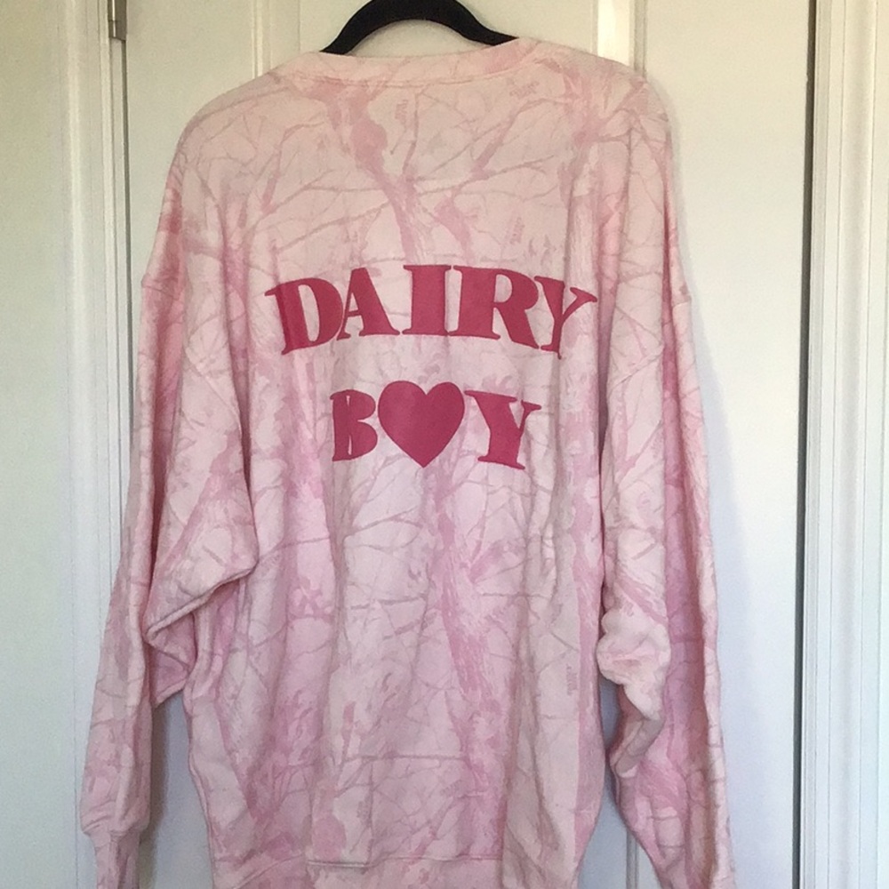 NWT and packaging Bubblegum Valentines Dairy Boy pink camo crew neck